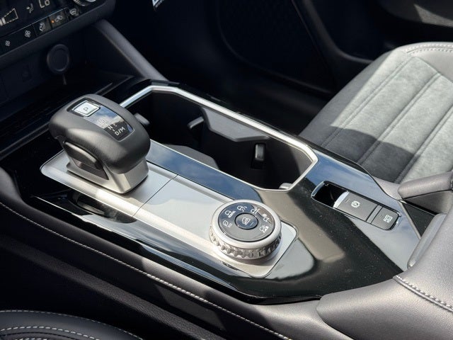 2025 Mitsubishi Outlander Base