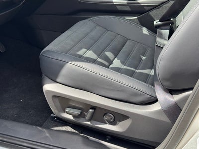 2025 Mitsubishi Outlander Base