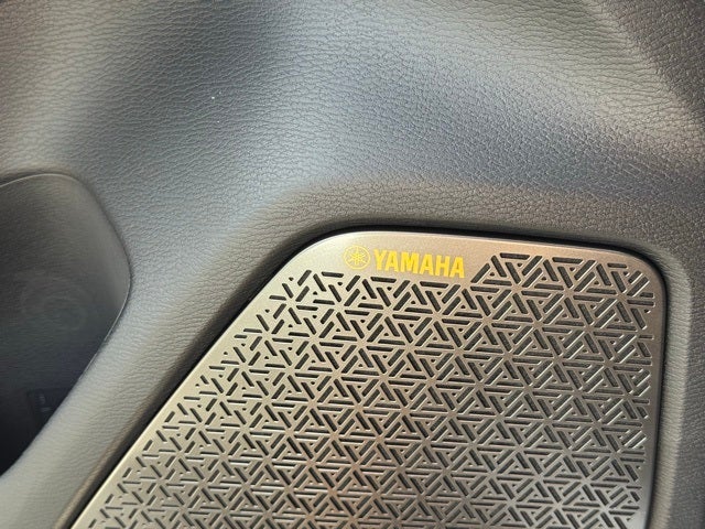 2025 Mitsubishi Outlander Base