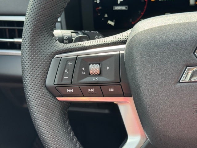 2025 Mitsubishi Outlander Base