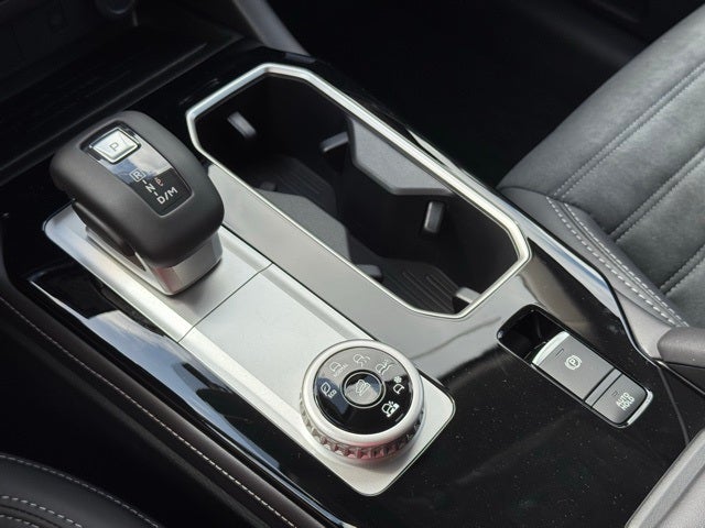 2025 Mitsubishi Outlander Base