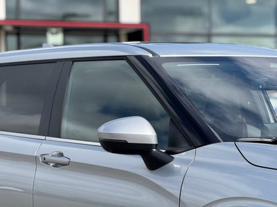 2025 Mitsubishi Outlander Base