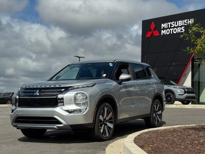 2025 Mitsubishi Outlander Base