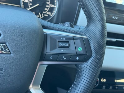 2025 Mitsubishi Outlander Base