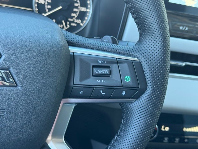 2025 Mitsubishi Outlander Base