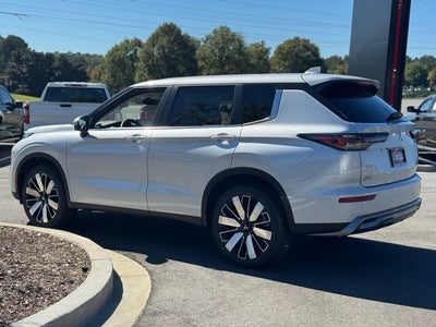 2025 Mitsubishi Outlander Base