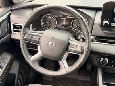 2024 Mitsubishi Outlander SE