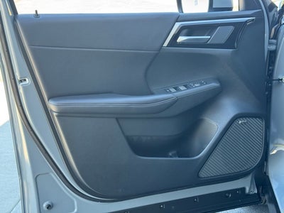 2025 Mitsubishi Outlander Base