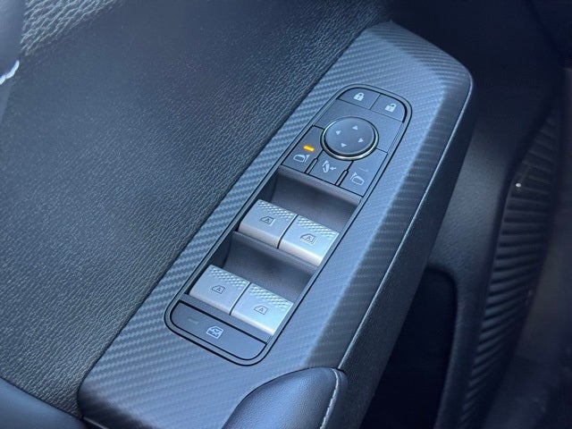 2025 Mitsubishi Outlander Base