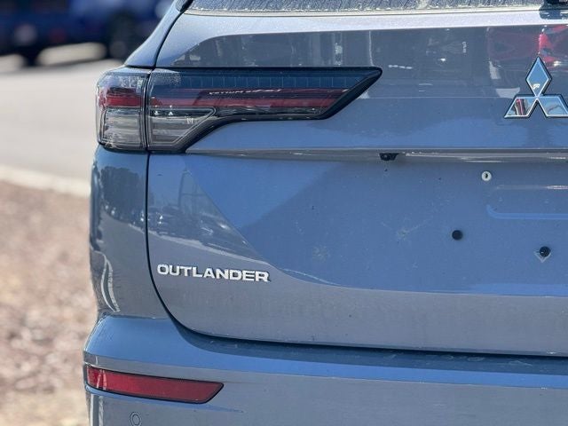 2026 Mitsubishi Outlander Base