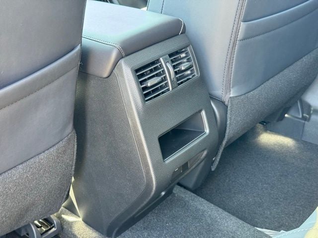 2026 Mitsubishi Outlander Base