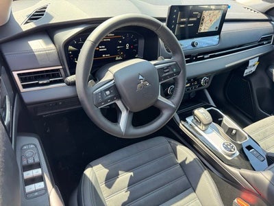 2026 Mitsubishi Outlander Base