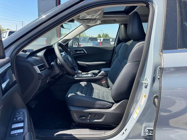 2026 Mitsubishi Outlander Base