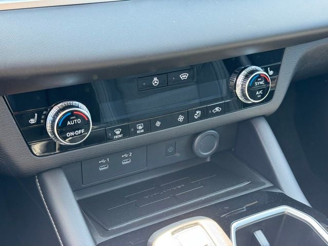 2026 Mitsubishi Outlander Base