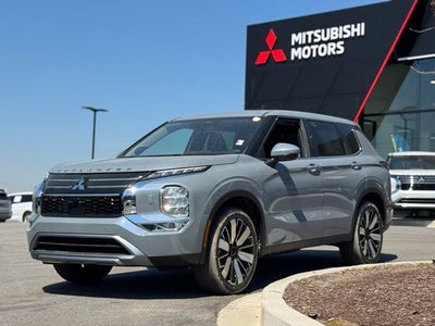 2026 Mitsubishi Outlander Base