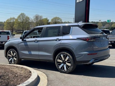 2026 Mitsubishi Outlander Base