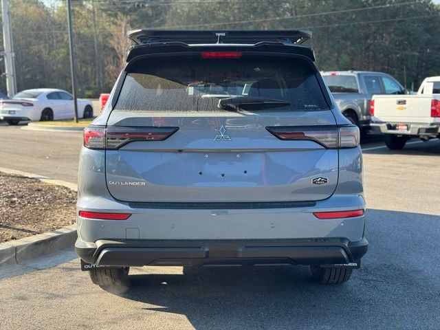 2026 Mitsubishi Outlander Base