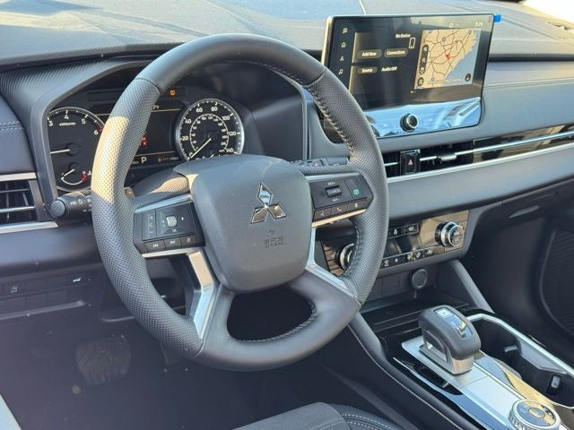 2026 Mitsubishi Outlander Base