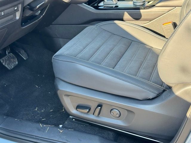 2026 Mitsubishi Outlander Base