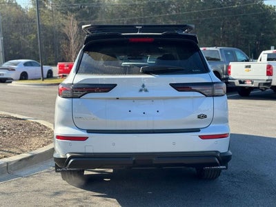 2026 Mitsubishi Outlander Base