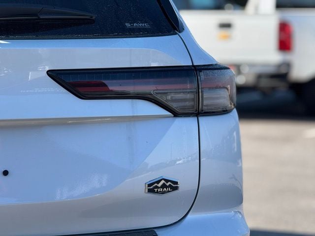 2026 Mitsubishi Outlander Base