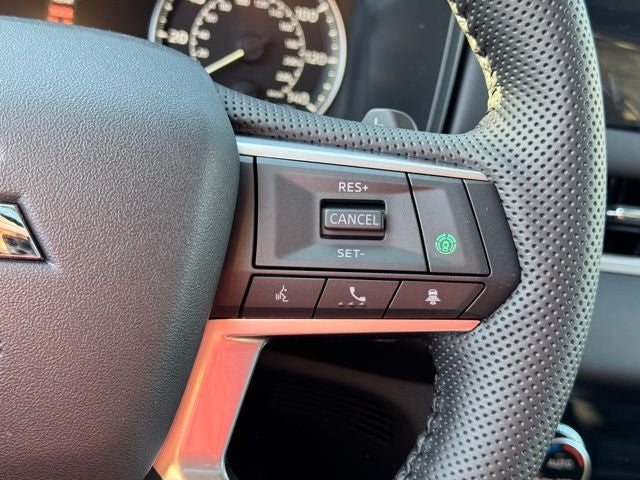 2026 Mitsubishi Outlander Base