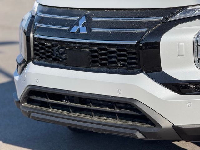 2026 Mitsubishi Outlander Base