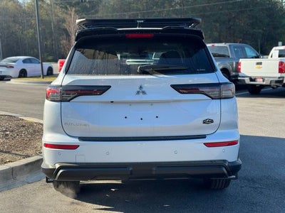 2026 Mitsubishi Outlander Base