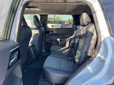 2026 Mitsubishi Outlander Base