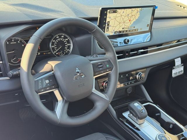 2026 Mitsubishi Outlander Base