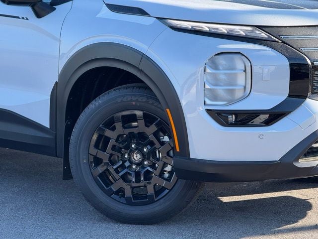 2026 Mitsubishi Outlander Base