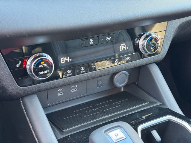 2026 Mitsubishi Outlander Base