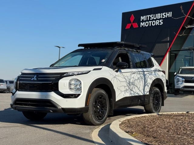 2026 Mitsubishi Outlander Base