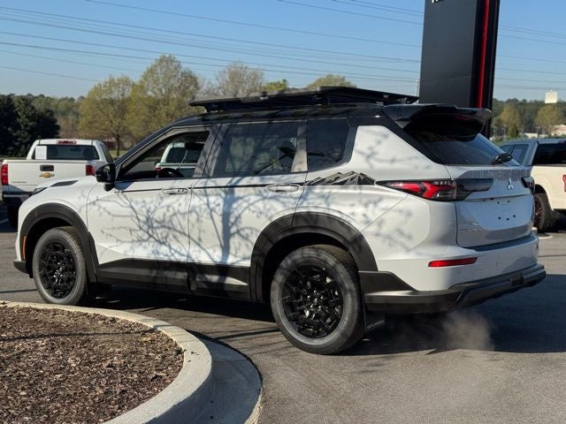 2026 Mitsubishi Outlander Base