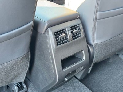 2026 Mitsubishi Outlander Base