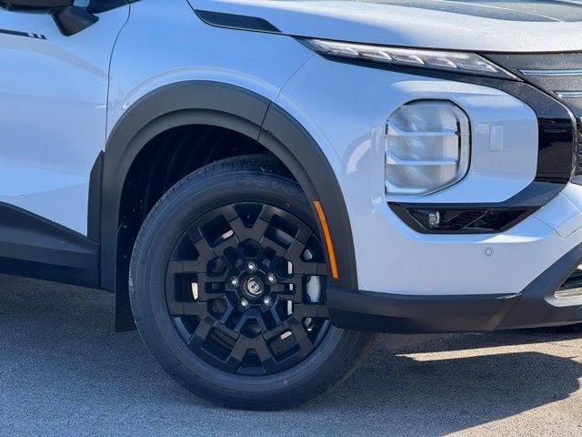 2026 Mitsubishi Outlander Base