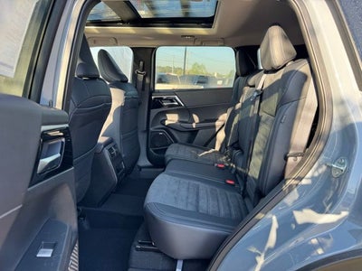 2026 Mitsubishi Outlander Base