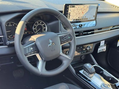 2026 Mitsubishi Outlander Base