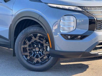 2026 Mitsubishi Outlander Base