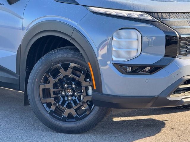 2026 Mitsubishi Outlander Base