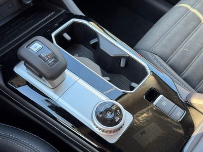 2026 Mitsubishi Outlander Base