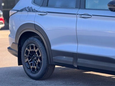 2026 Mitsubishi Outlander Base