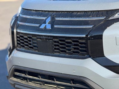 2026 Mitsubishi Outlander Base