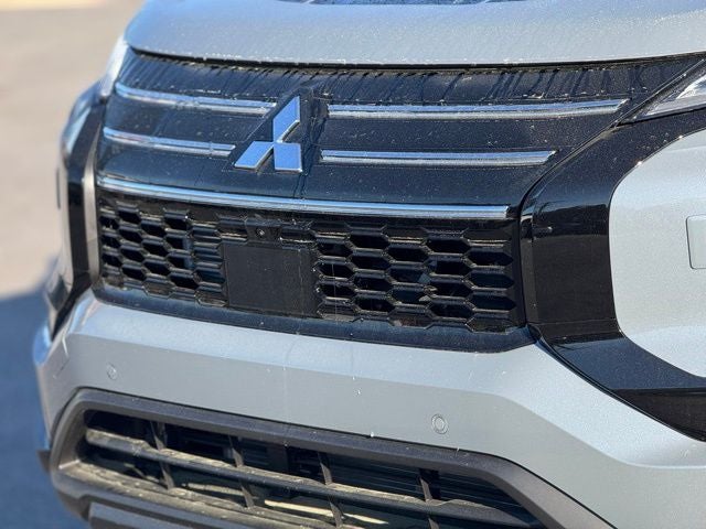 2026 Mitsubishi Outlander Base