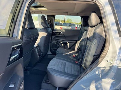 2026 Mitsubishi Outlander Base