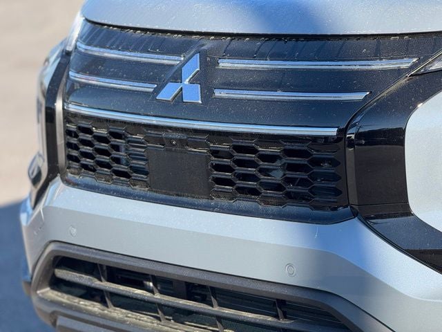 2026 Mitsubishi Outlander Base