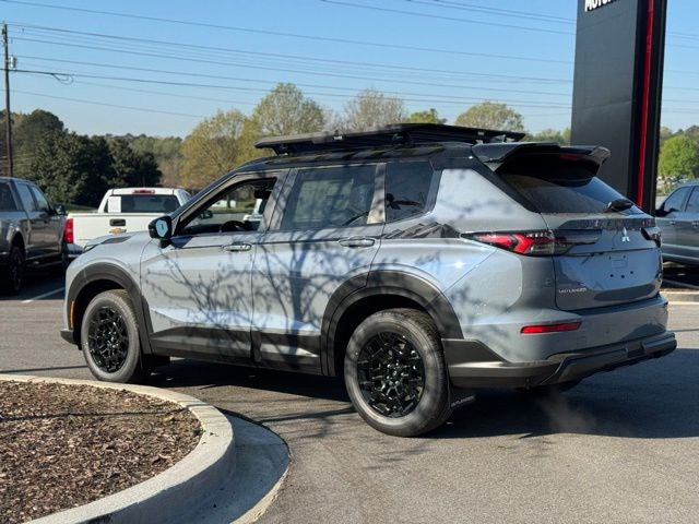 2026 Mitsubishi Outlander Base