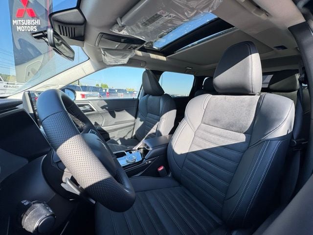 2026 Mitsubishi Outlander Base