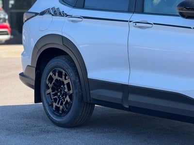 2026 Mitsubishi Outlander Base