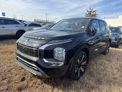2026 Mitsubishi Outlander Base